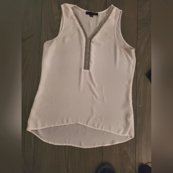 White silky shirt with jewels around the V neck line - Picture 1 of 3